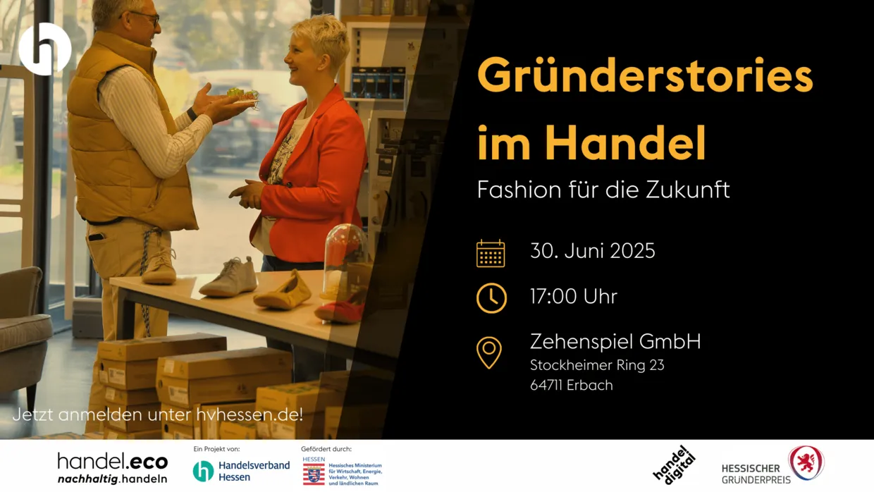 Zwei Personen im Gespräch in einem Schuhgeschäft, Text zu Veranstaltung 'Gründerstories im Handel – Fashion für die Zukunft' am 30. Juni 2025 um 17 Uhr bei Zehenspiel GmbH in Erbach