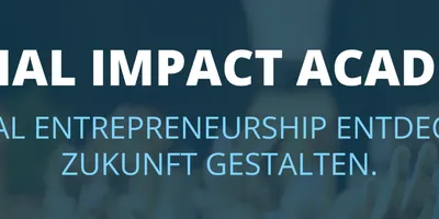 Der Schriftzug 'SOCIAL IMPACT ACADEMY' in weißer Großschrift steht vor einem unscharfen, dunkelblauen Hintergrund. Darunter befindet sich in hellblauer Schrift der Text 'SOCIAL ENTREPRENEURSHIP ENTDECKEN, ZUKUNFT GESTALTEN.'