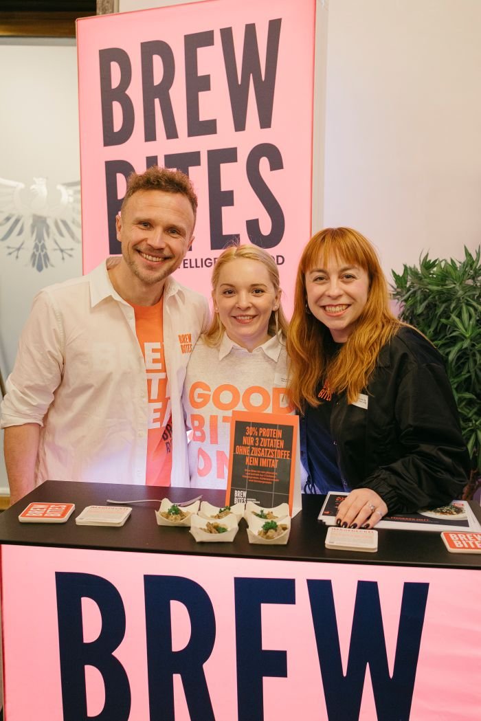Brew Bites-Gründerteam (v. l.) Wojtek Konieczny, Elvira Bechtold und Monika Černiauskaitė 20.8.2026