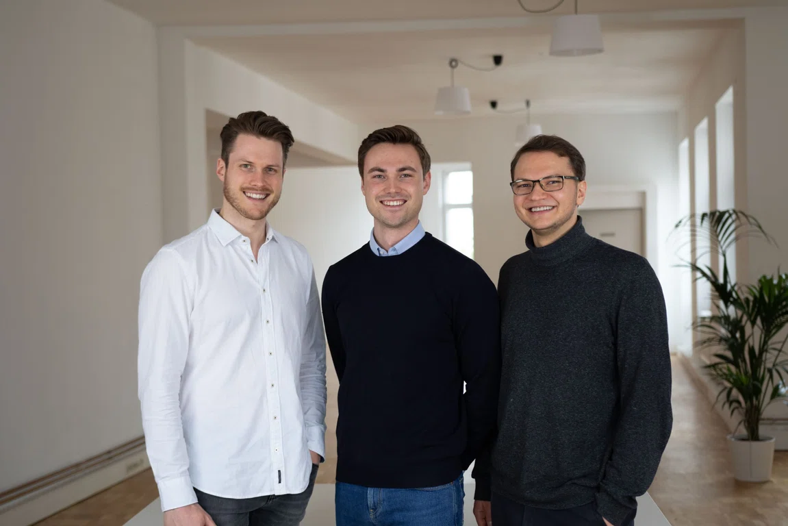 Das-Paperless-Team-von-links-Sebastian-Herd-Jacob-Engels-Jan-Scheurenbrand-scaled.jpg