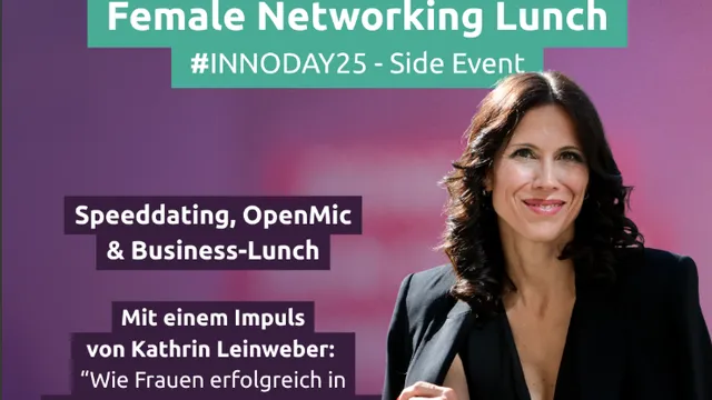 Frau mit dunklem Blazer und schwarzem Top hält Tablet, Text zu Female Networking Lunch und Vortrag von Kathrin Leinweber über Erfolg von Frauen in Männderdomänen.