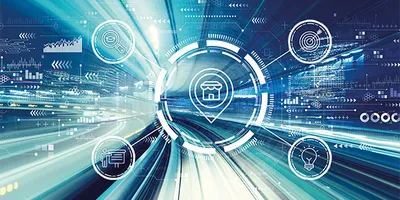 Digitale Symbole für Datenanalyse, Zielsetzung, Innovation und Kommunikation vor einem verschwommenen Tunnelhintergrund