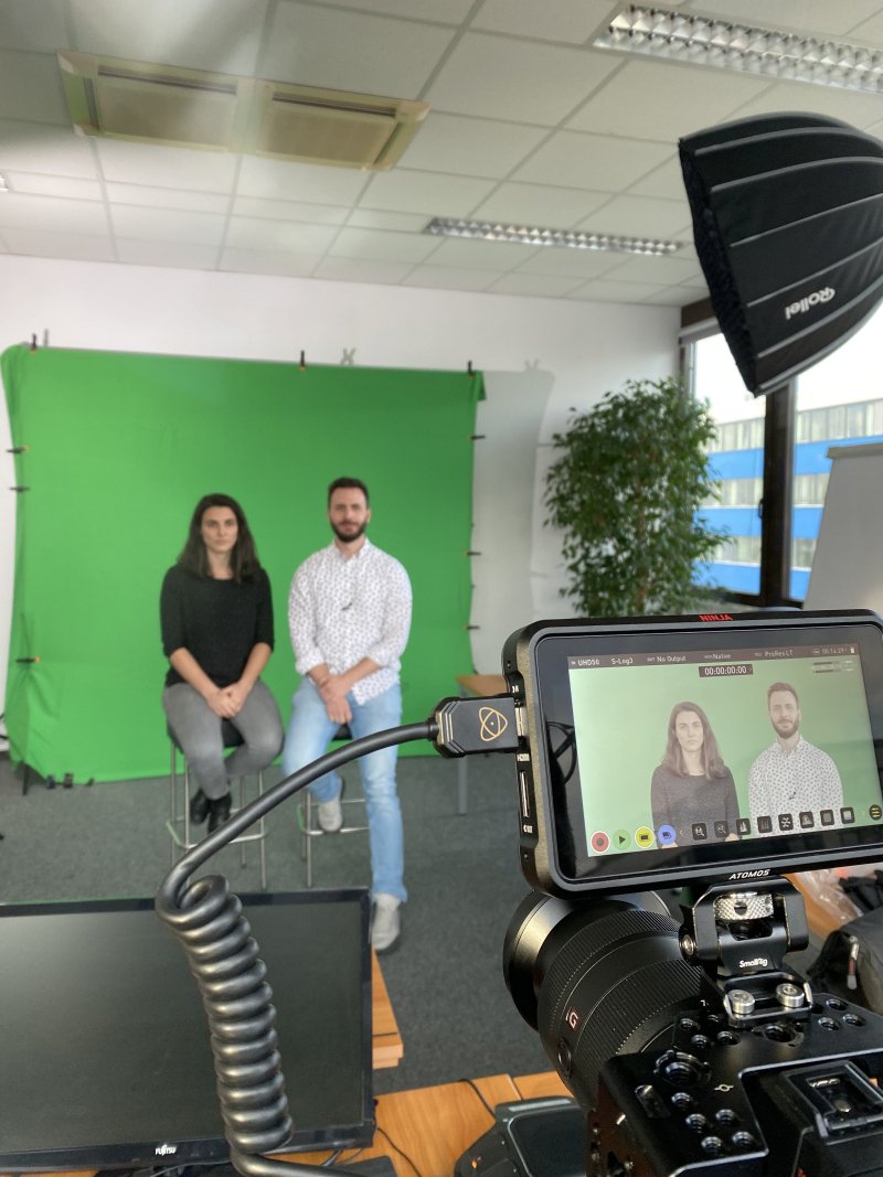 Die Biovox-Gründer Carmen Rommel und Julian Lotz beim Video-Dreh für das StartHub Hessen. Bild: StartHub Hessen / HTAI