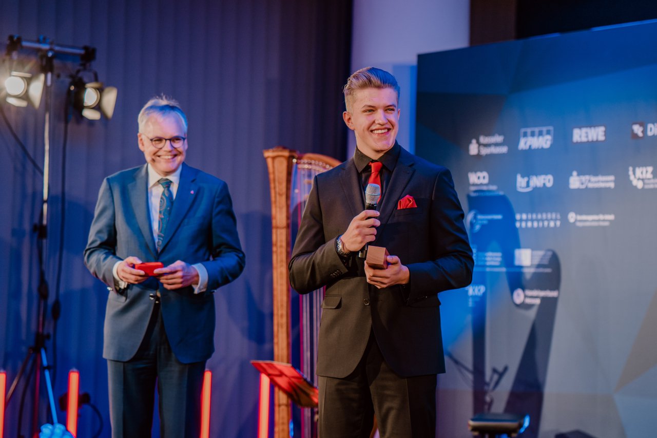 Felix Kläres bei der Verleihung des Hessischen Gründerpreises 2020. Bild: Tina Rösler / Hessischer Gründerpreis