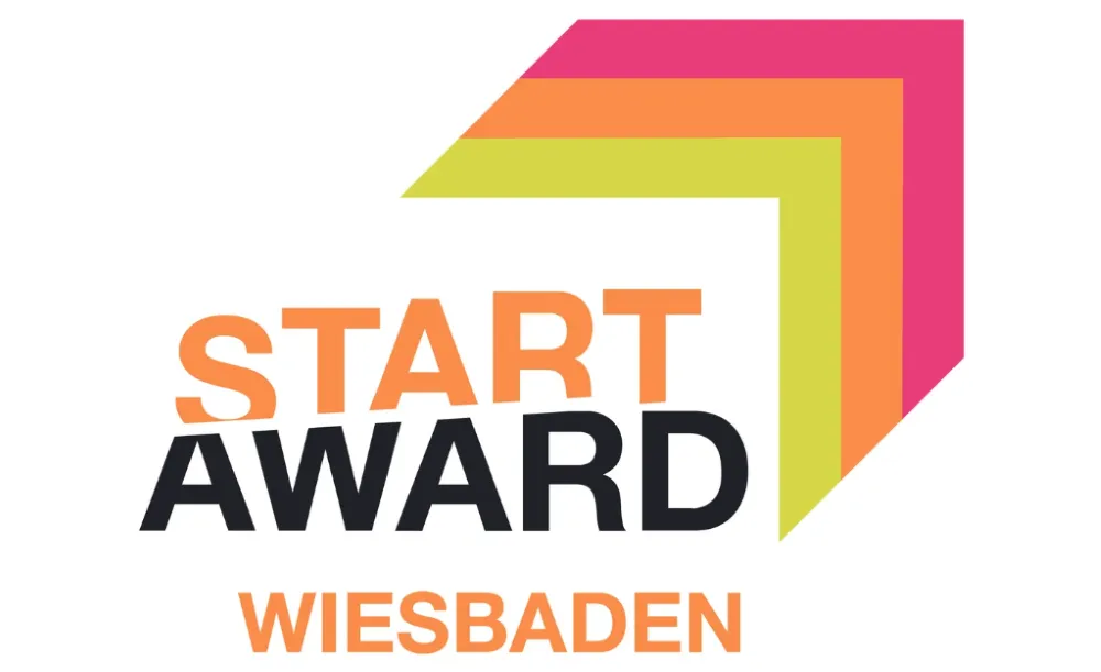 Logo mit dem Schriftzug 'START AWARD WIESBADEN' und einem dreifarbigen Pfeil nach rechts oben