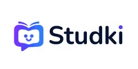 Blau-violetter stilisierter Fernseher mit lachendem Gesicht als Logo neben dem Schriftzug 'Studki'