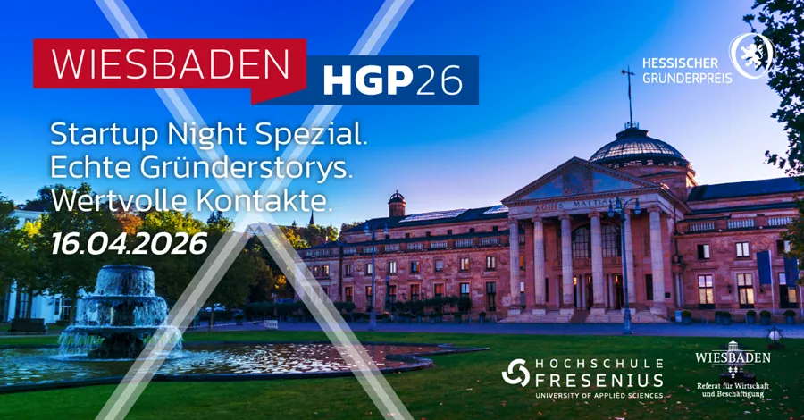 Historisches Gebäude mit Kuppel und Springbrunnen im Vordergrund bei Abendlicht mit Text zu Startup Night Spezial am 16.04.2026 in Wiesbaden
