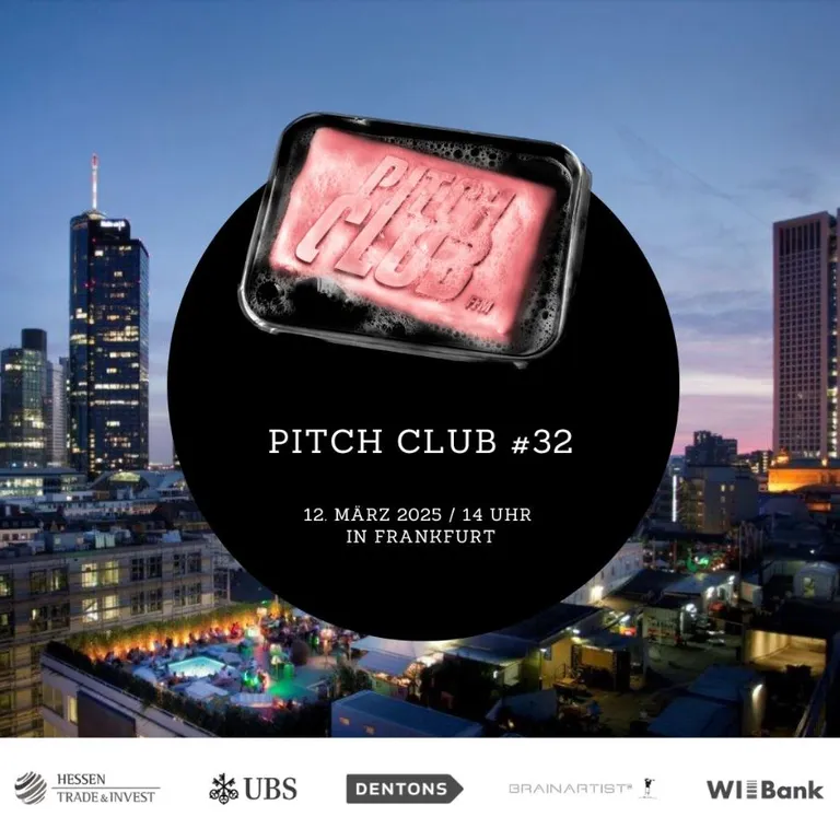 Frankfurter Skyline im Hintergrund. Im Vordergrund das Logo des Pitch Clubs.