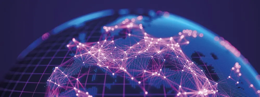 Digitale Weltkugel mit leuchtenden Netzwerkknoten und Verbindungen auf dunklem Hintergrund