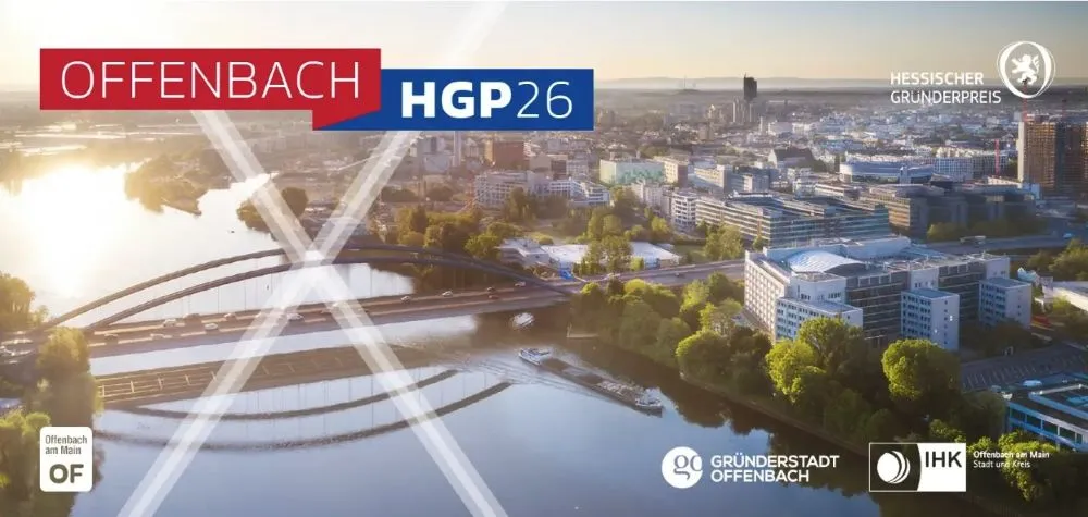 Luftaufnahme von Offenbach mit Fluss, Brücken und Stadtgebäuden bei Sonnenlicht, darüber Textfelder mit 'OFFENBACH', 'HGP26' und Logos von 'Gründerstadt Offenbach', 'IHK' und 'Hessischer Gründerpreis'