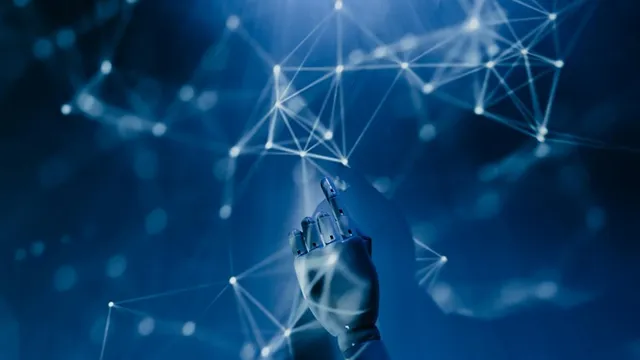 Roboterhand zeigt auf leuchtendes Netzwerk aus verbundenen Punkten und Linien vor blauem Hintergrund.